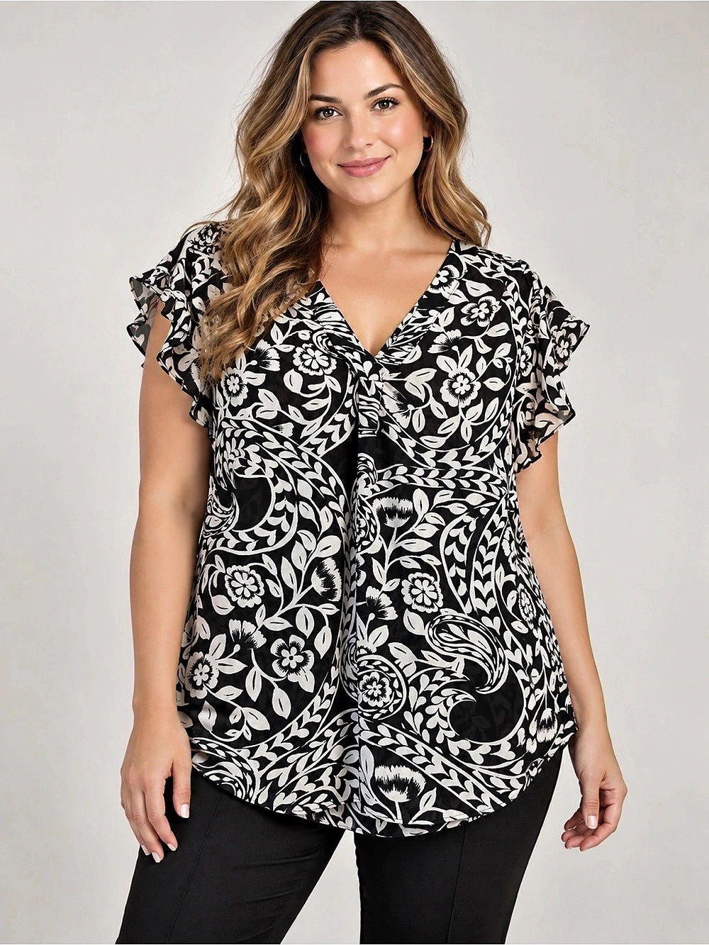 CHAUS Floral Blouse in Black & White Size Large
